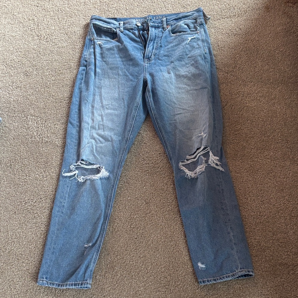 American Eagle Outfitters Women’s Medium Blue Ripped Straight Jeans